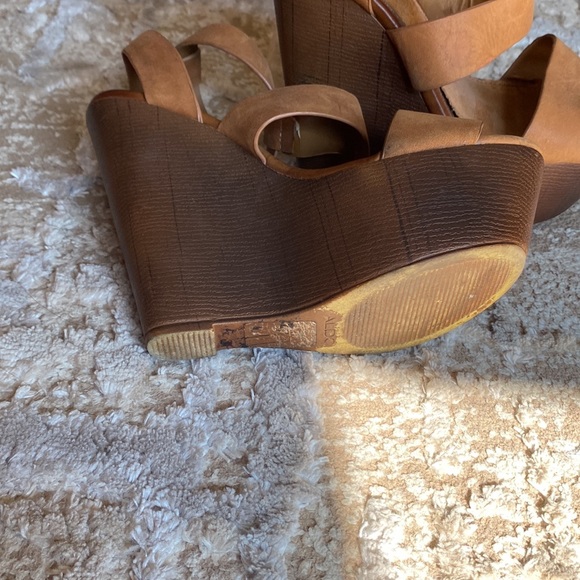 ALDO SHOES SIZE 7 Strappy Padded Valleri Round Toe Wedge Buckle Slingback Sandal - Picture 4 of 5